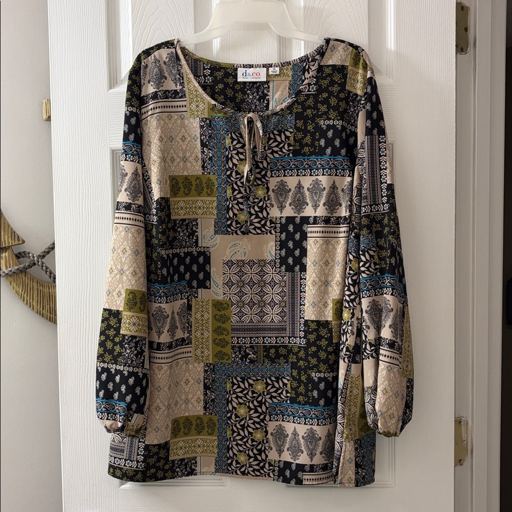 EUC d & co Vibrant patterned top. 1x  brown, blue, cream
